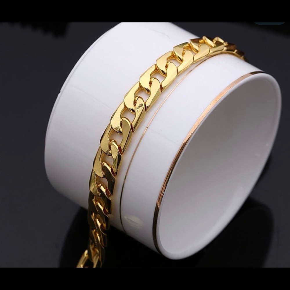 🔥Bundle 4 for $25 Gold tone Bracelet 🕊